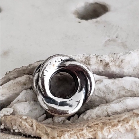 Authentic Pandora charm - Picture 2 of 2